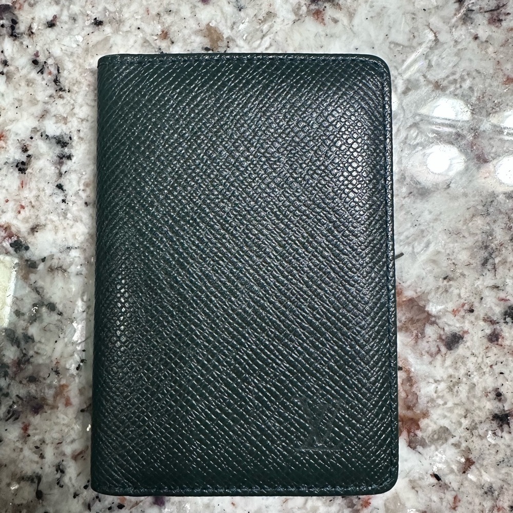 AUTHENTIC Louis Vuitton Dark Green Taiga cardholder